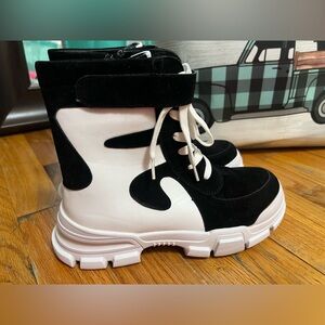 Glaze Black and White Women's Sneakers